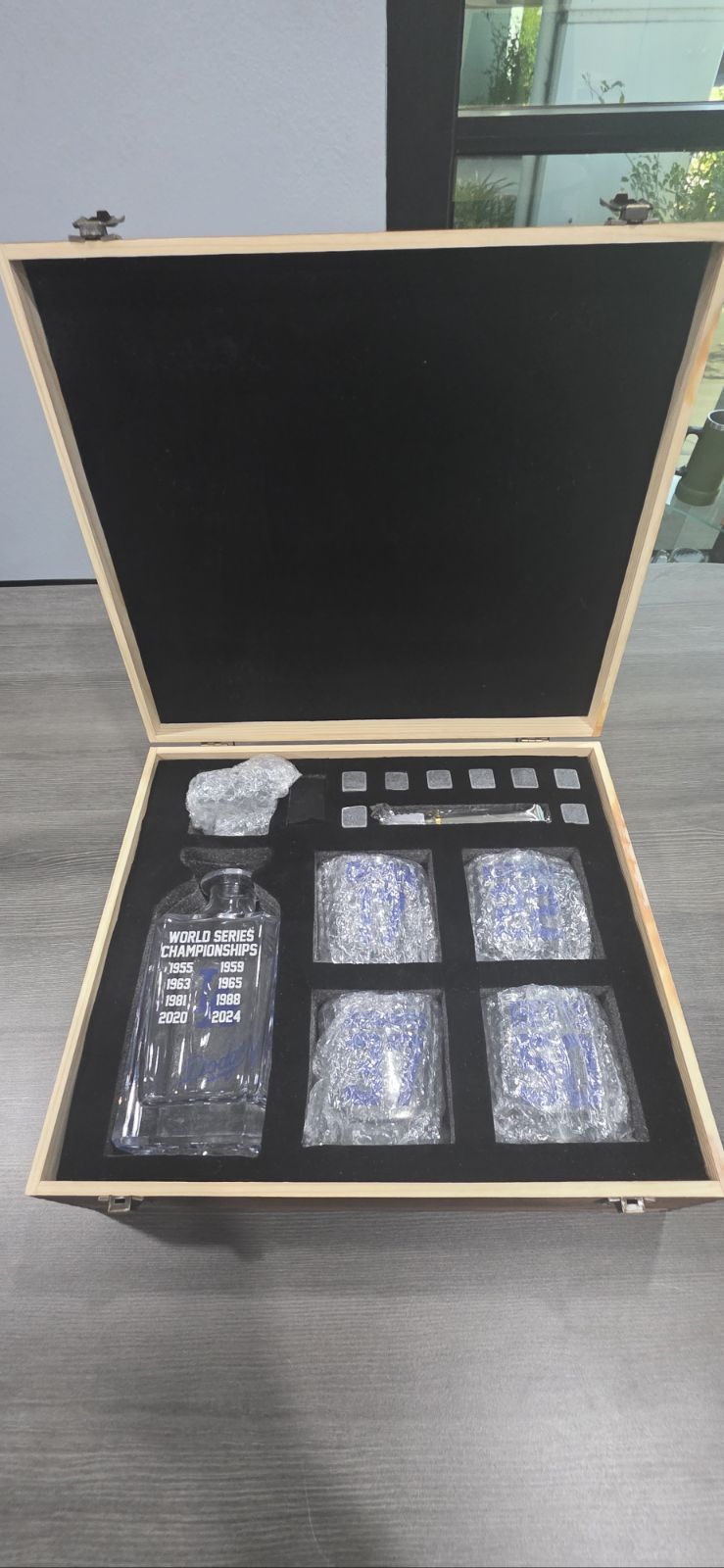 Customizable Diamond Decanter with Set of 4 Custom Whiskey Glasses